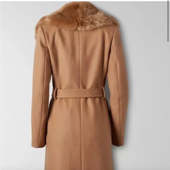 ✨Aritzia✨ Waldorf Wool Coat - Picture 6 of 6